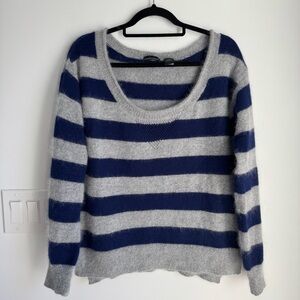 International Moda Women's Pullover Gray Navy Sweater Rabbit Hair Size Large